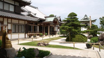 月照寺墓地