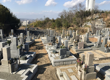 東山墓地