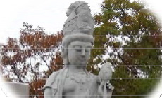 慈愛観音菩薩をお祀りしております。