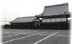 宗教法人恵門院のすぐそばにあり安心です。