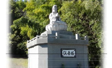 供養塔を併設し、丁寧に供養しています。
