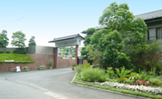 霊園入口