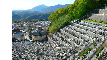 管理棟があり、法要設備や休憩所も完備しています