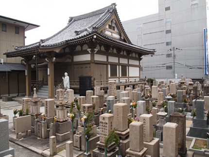 墓地内風景