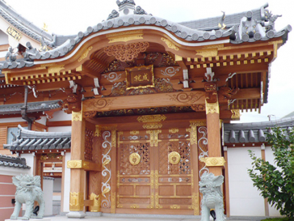 本堂入口