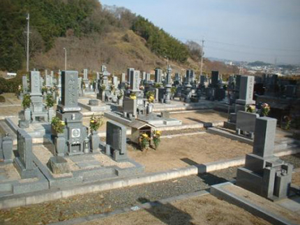 すべての区画が東向きの吉相墓。