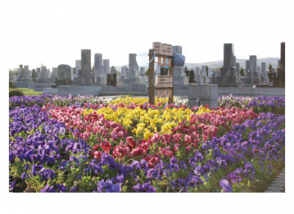 敷地面積の半数以上が緑地帯。豊かな自然を最大限に生かした公園墓地