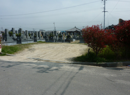 予讃線「柳原駅」から徒歩約８分。