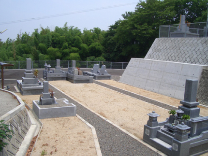 ご住職が自らが園内を管理されており、いつも綺麗で清潔です。