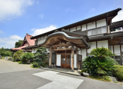 施設　法要も執り行うことができます