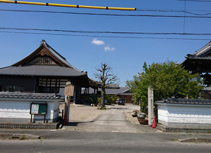 寺院入口