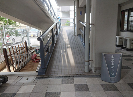 本堂通路
