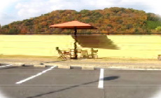 霊園内に一休みできる休憩所があります。