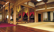 能徳寺本堂内