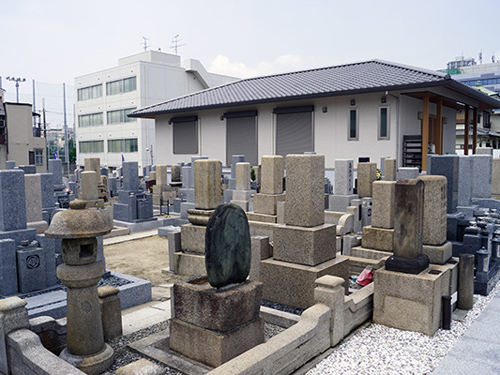 墓地内風景