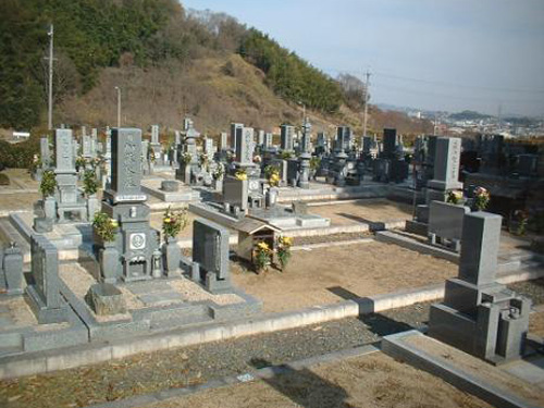 すべての区画が東向きの吉相墓。