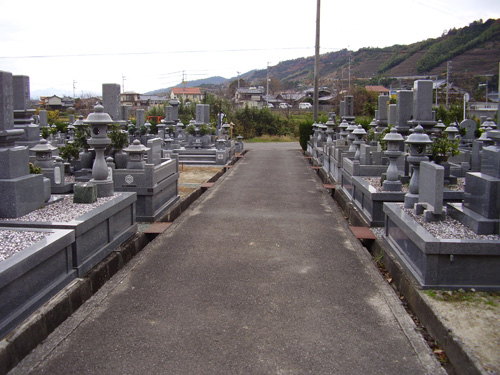 広々とした平坦地の静かな場所