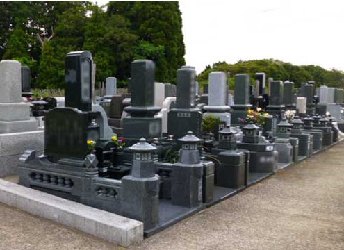 園内には火葬場、納骨堂を併設しております。