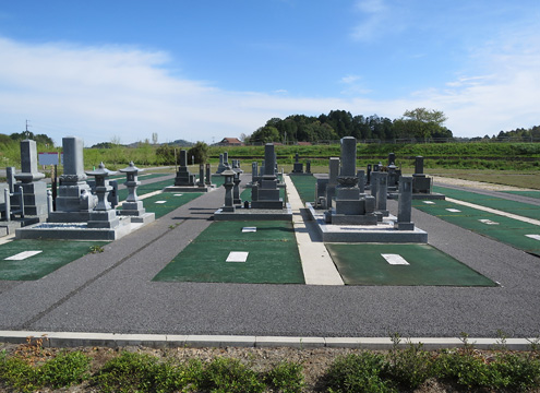  安来運動公園近くの伯太川の畔に、開放感につつまれた聖地！