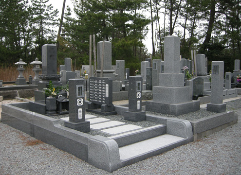 宗旨・宗派を問わず、どなたでも入山できます。