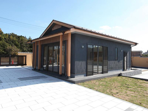 法要もできる管理棟もございます。 スタッフが常駐しておりますので、安心です。
