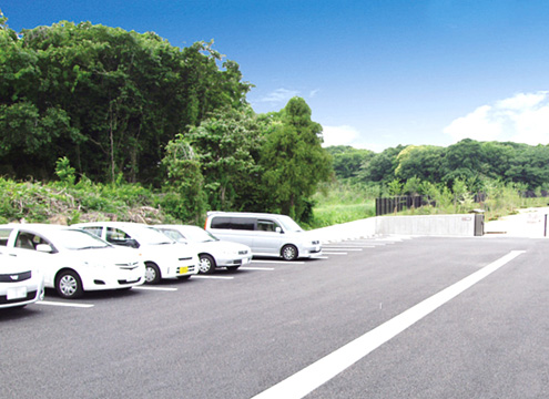 大型駐車場