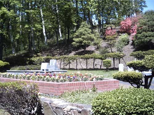 花と緑に囲まれた美しい墓地・墓所です。