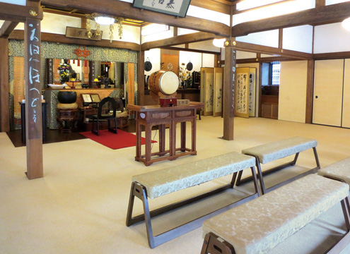 寺院内