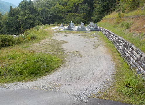 霊園入口