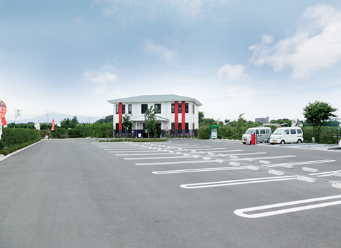 大型駐車場完備