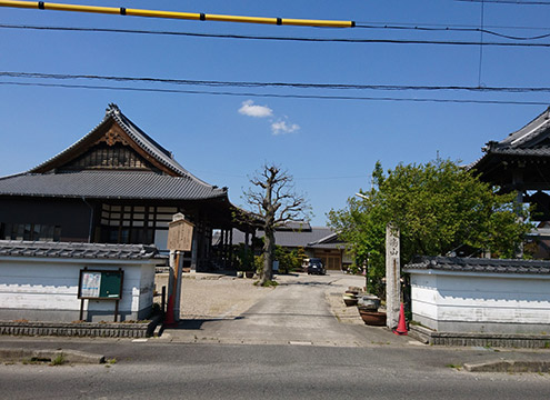 寺院入口