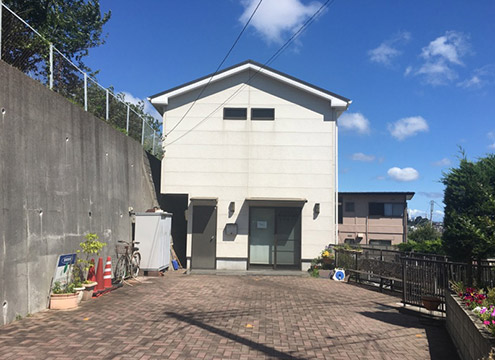 管理棟、休憩所