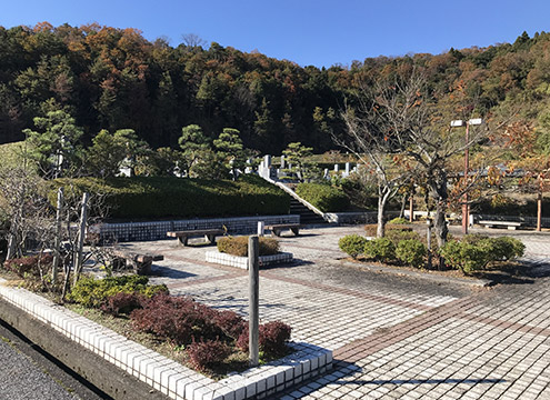 ベンチと東屋