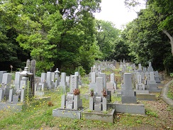 京都市営　宝塔寺山墓地