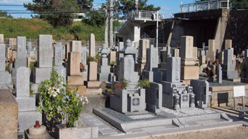 小松財産区小松墓地