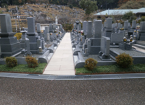 壺阪山霊園